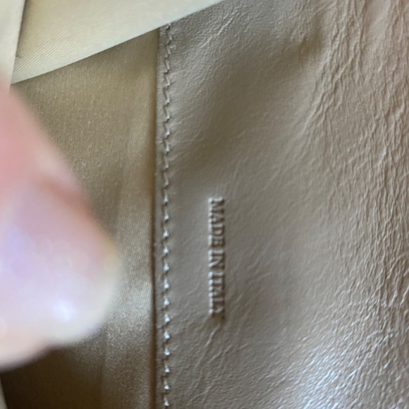 Burberry Small Patent Wallet - Picture 7 of 7